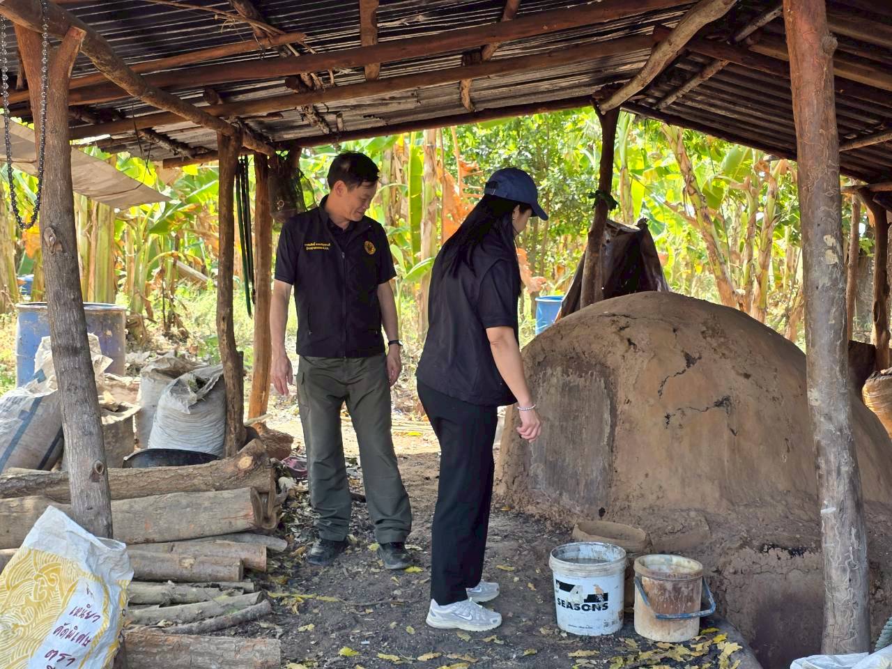 title - ส.ป.ก.เพชรบุรี ร่วมลงพื้นที่โครงการแก้ไขปัญหาที่ดินทำกินเกษตรกรสภาประชาชน 4 ภาค เพื่อติดตามความก้าวหน้าการดำเนินงานด้านการพัฒนาแหล่งน้ำในเขตปฏิรูปที่ดิน (สระ9)